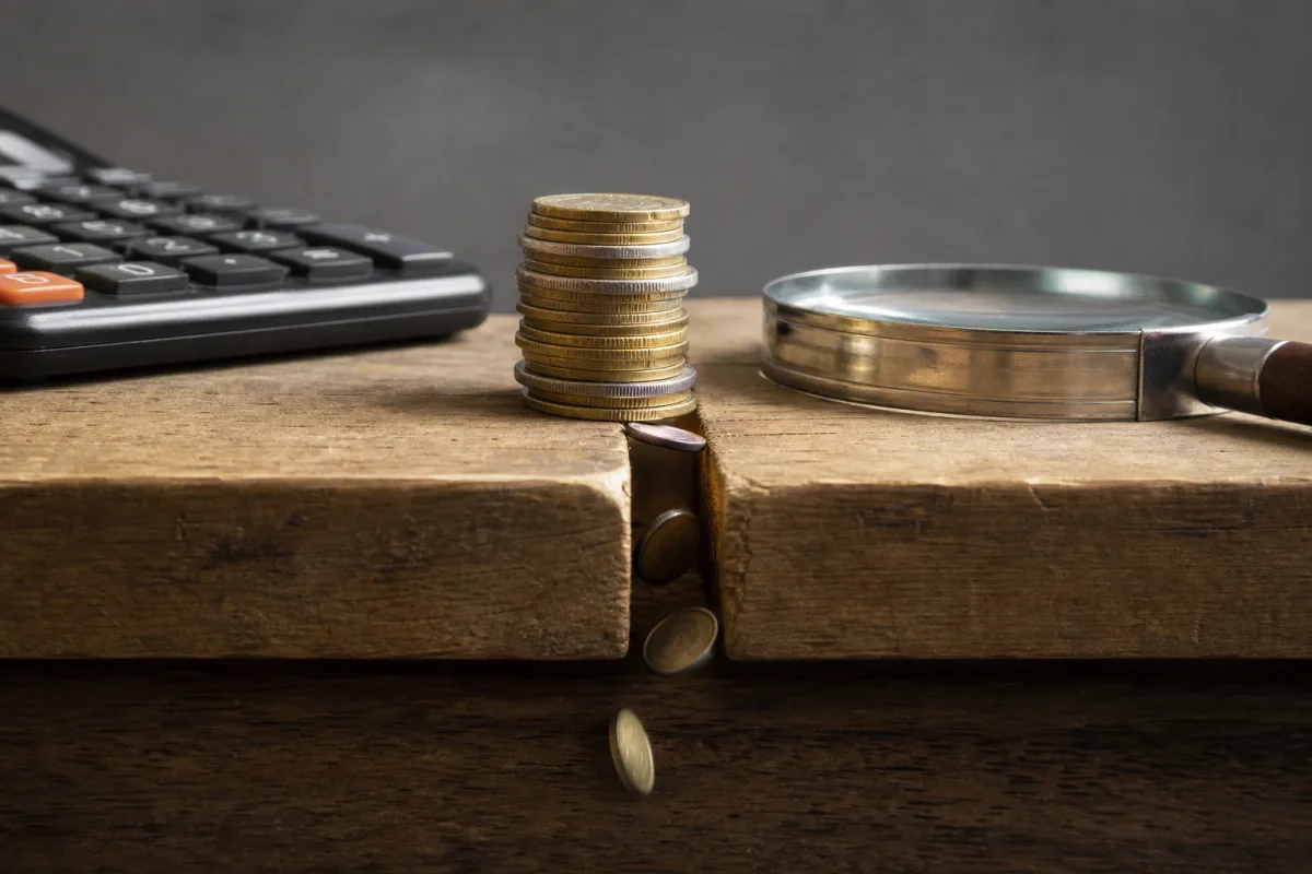 The Small Fee That Quietly Changes a Long-Term Investment Result
